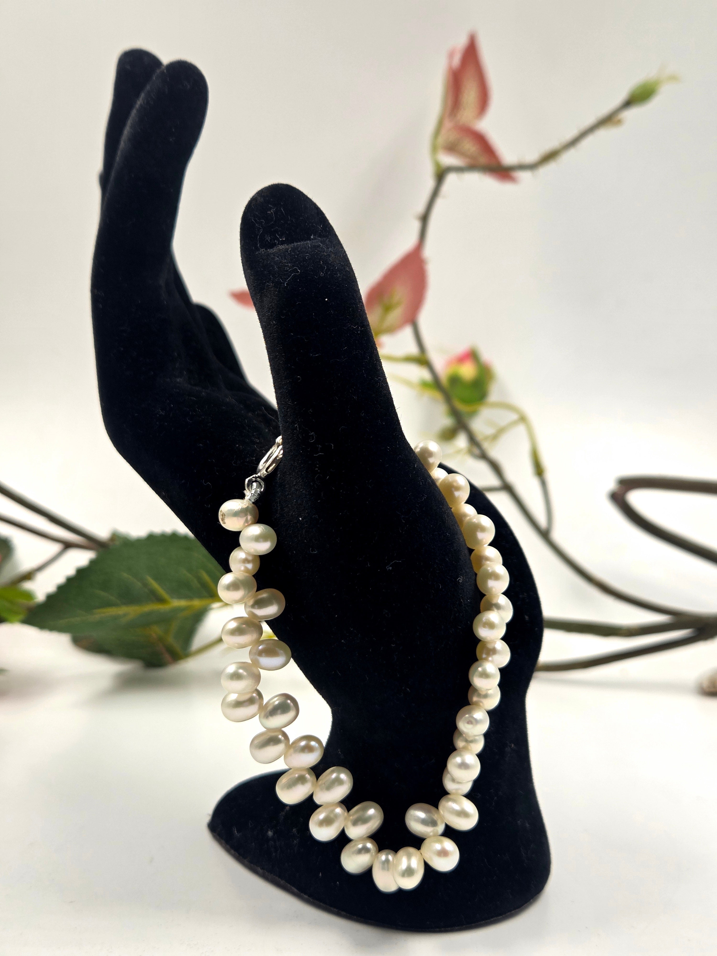 Luna Flow – Oval Freshwater Pearl Bracelet in Sterling Silver