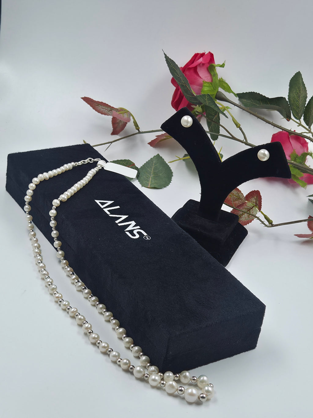 Freshwater Pearl Necklace with Studs in Sterling Silver (25 Inches) 32grams