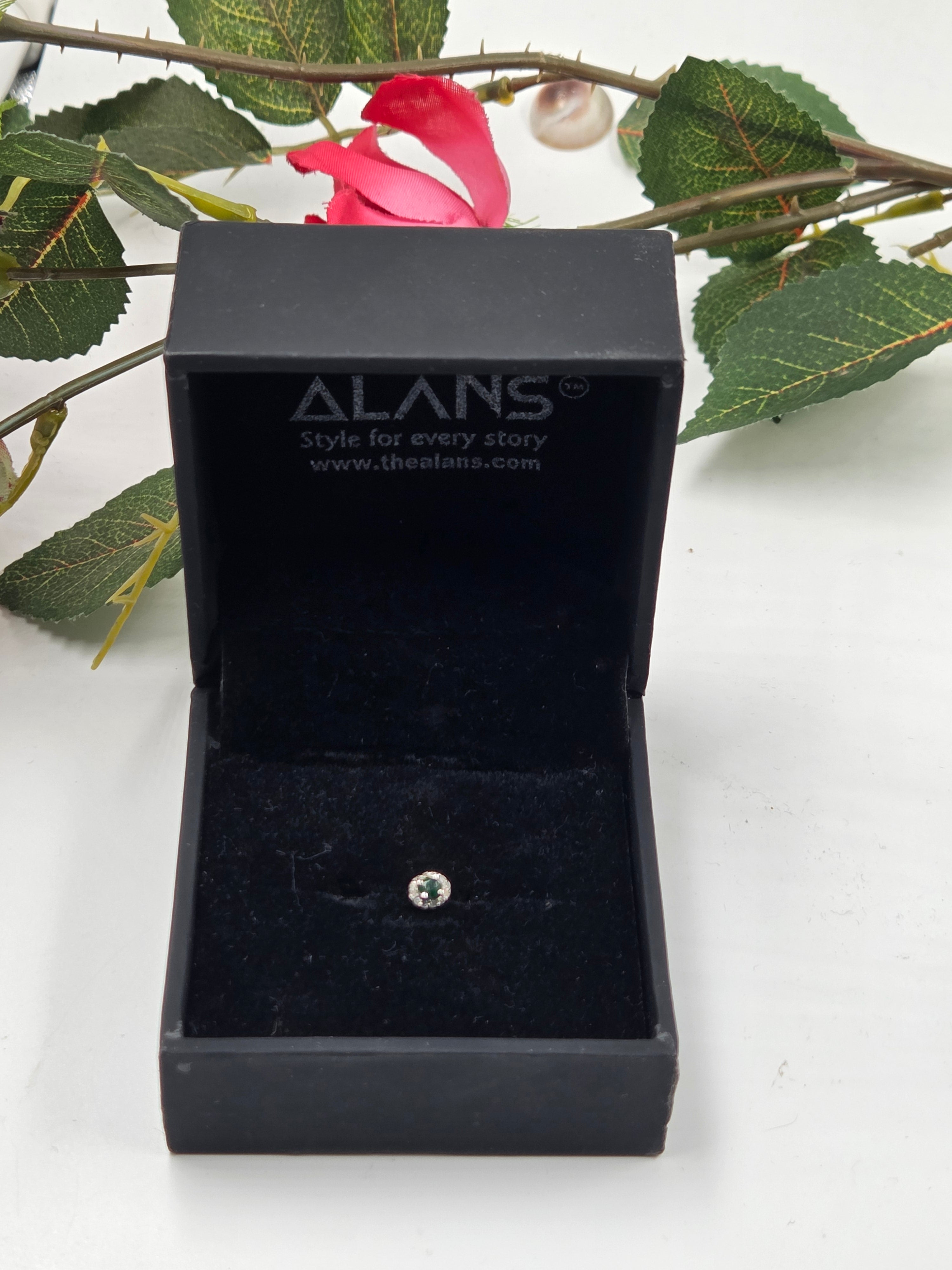 Natural Diamond & Emerald Sterling Silver Nose Pin