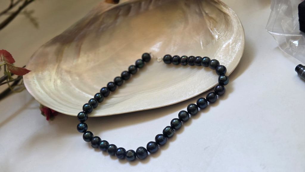 Peacock Freshwater Pearl Necklace with Sterling Silver Lock