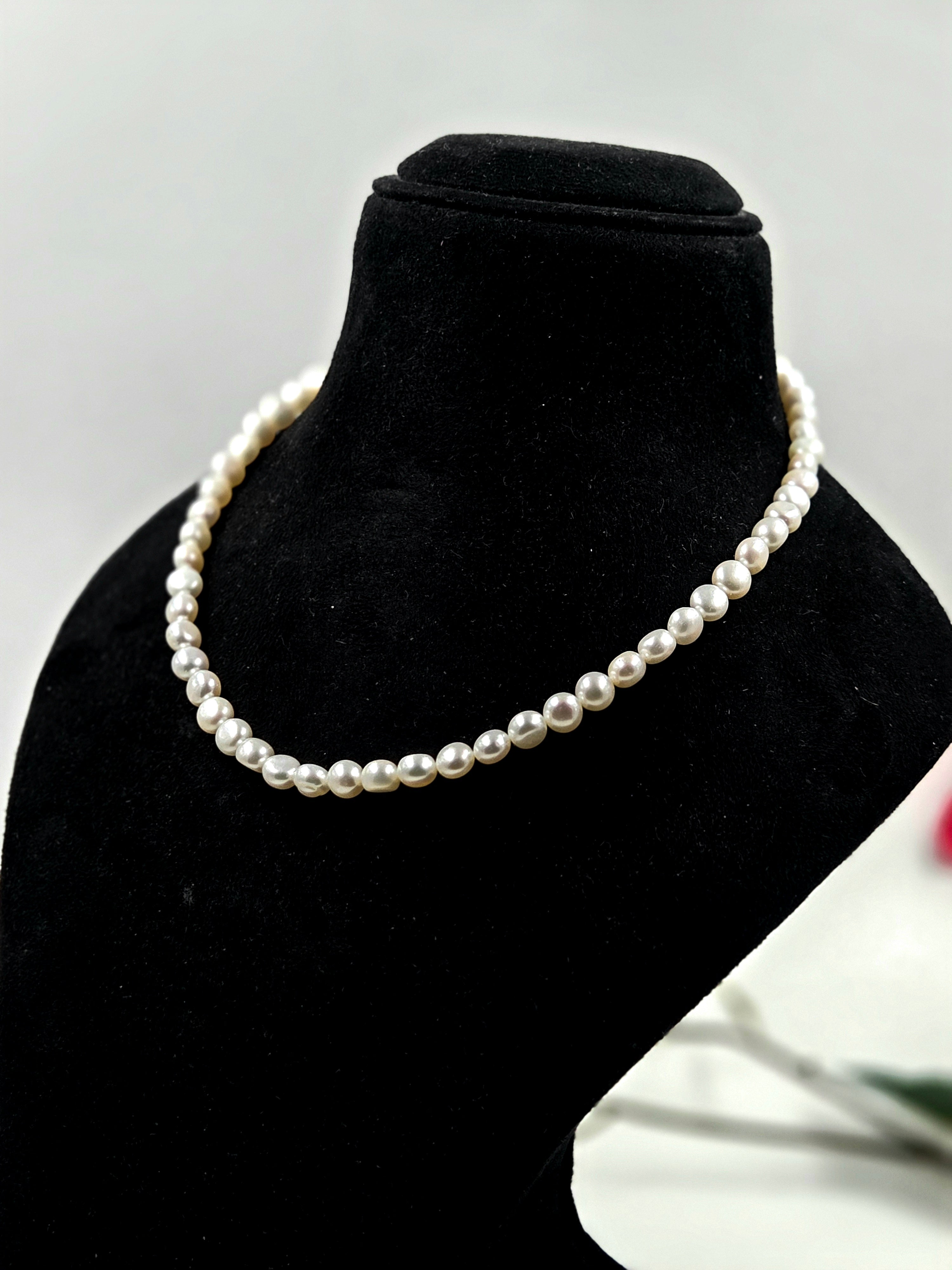 Freshwater Pearl Necklace with Sterling Silver Lock – 23.20 Grams