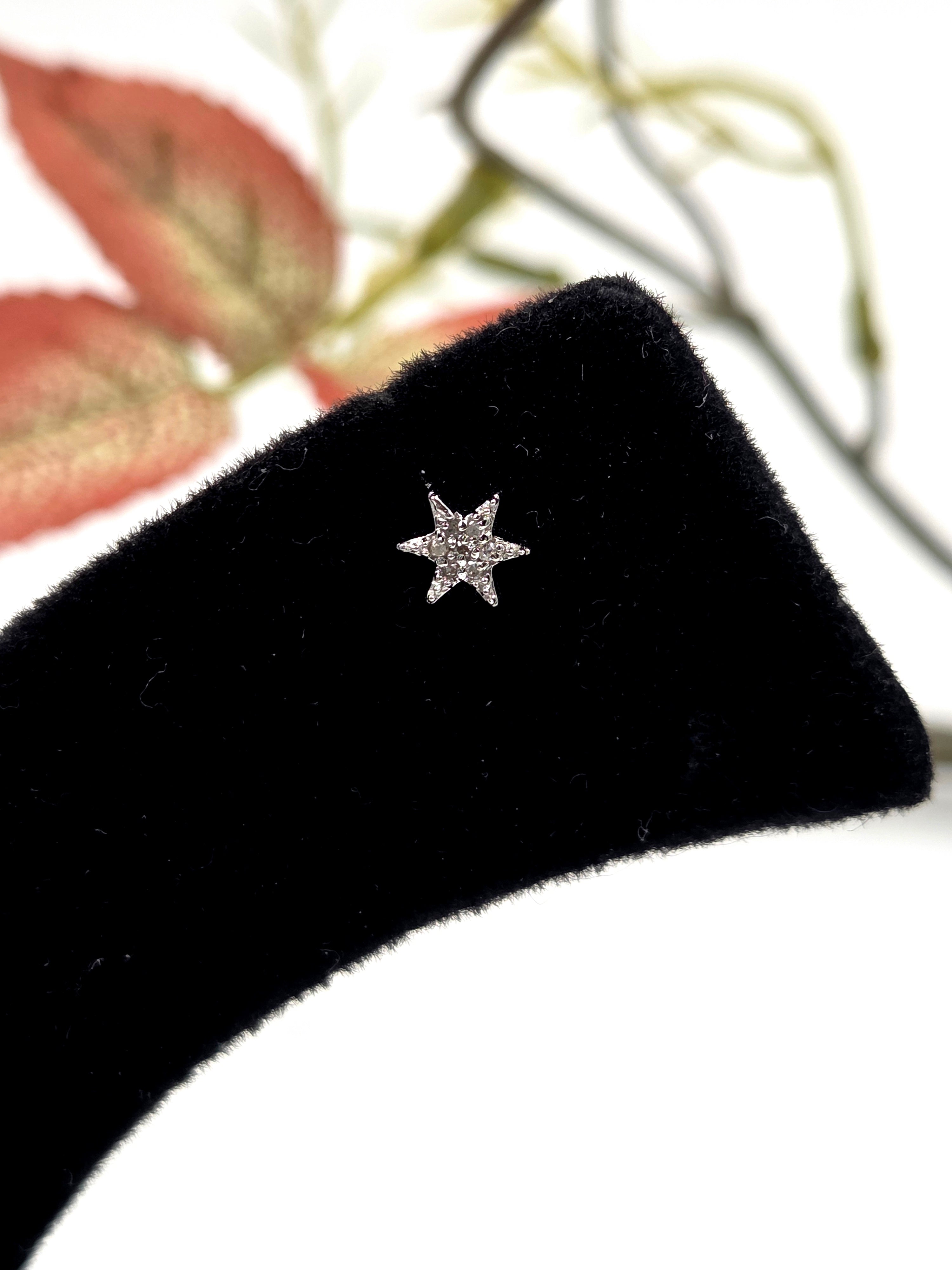 Natural Diamond & Emerald Sterling Silver Nose Pin