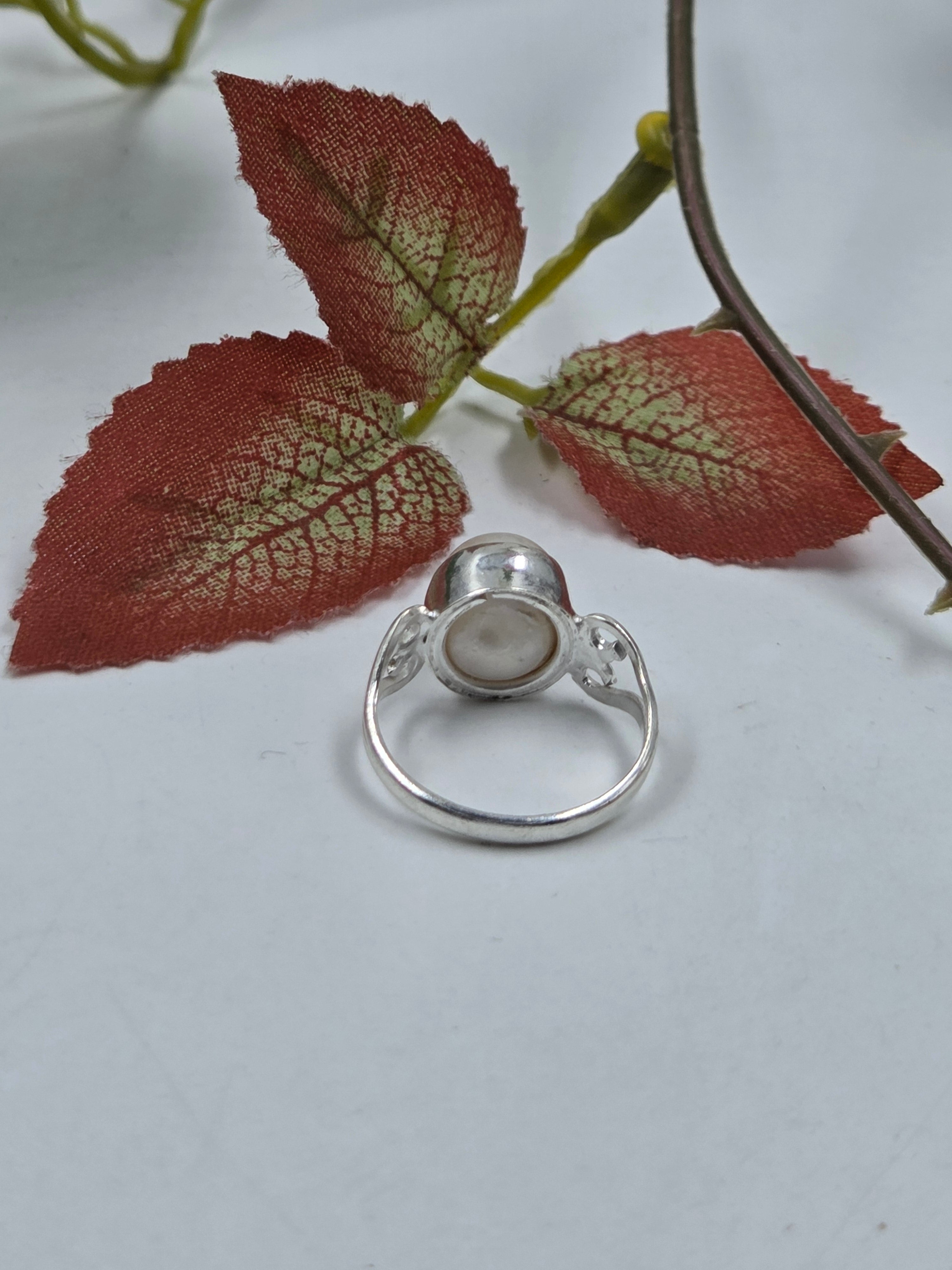 Pearl Center Ring in Sterling Silver