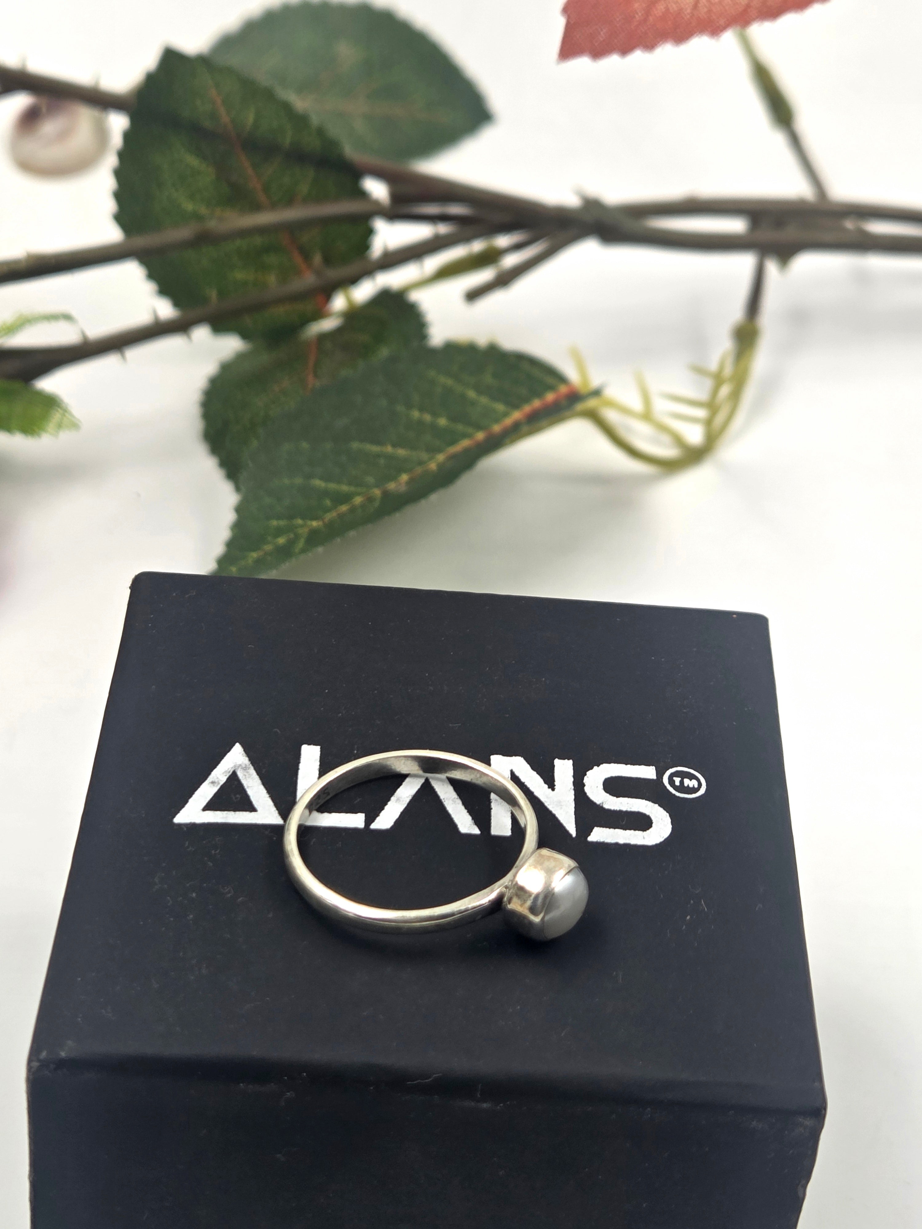 Sterling Silver Freshwater Pearl Ring – Classic Design