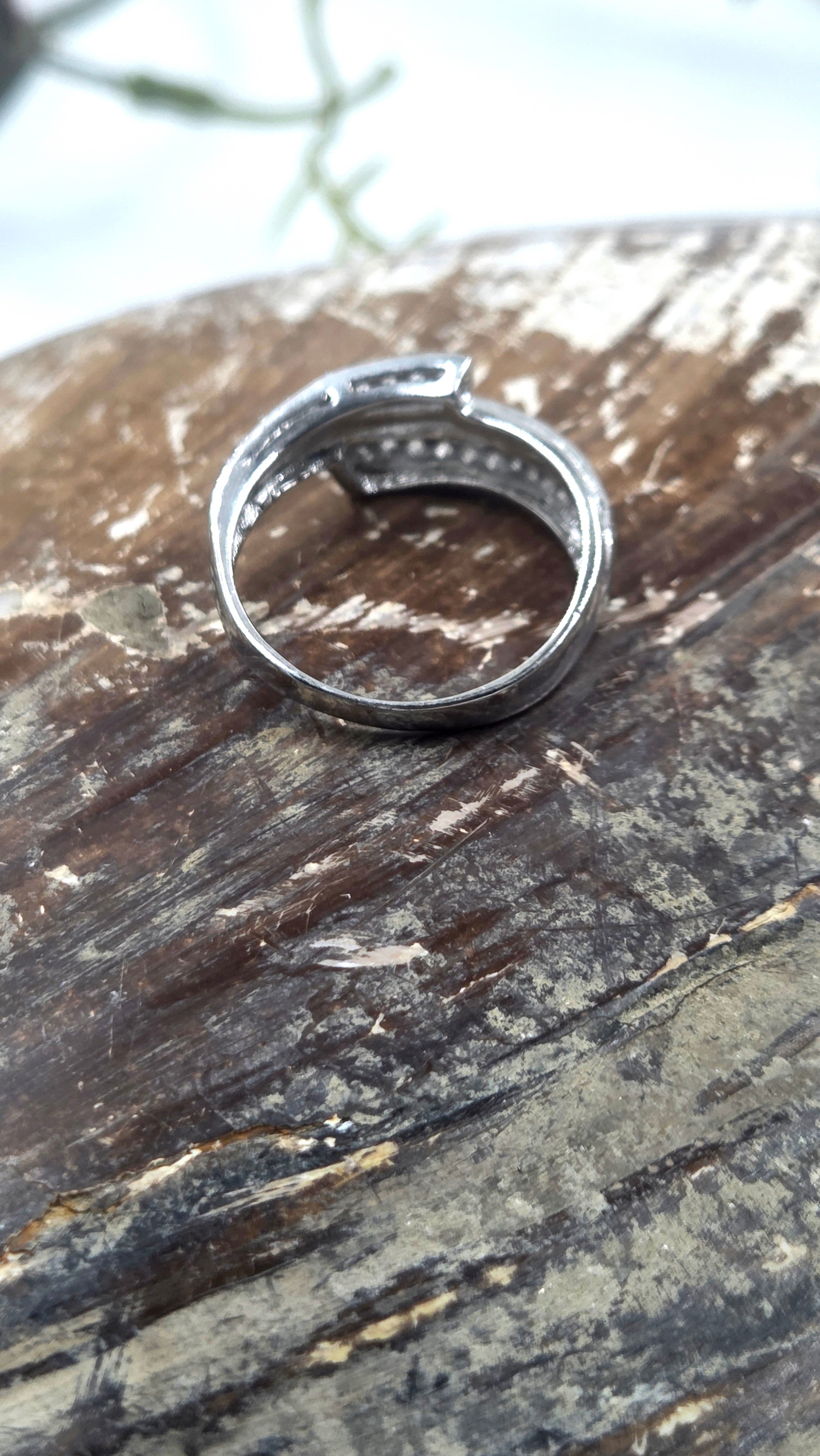 92.5 Sterling Silver Crossover Ring