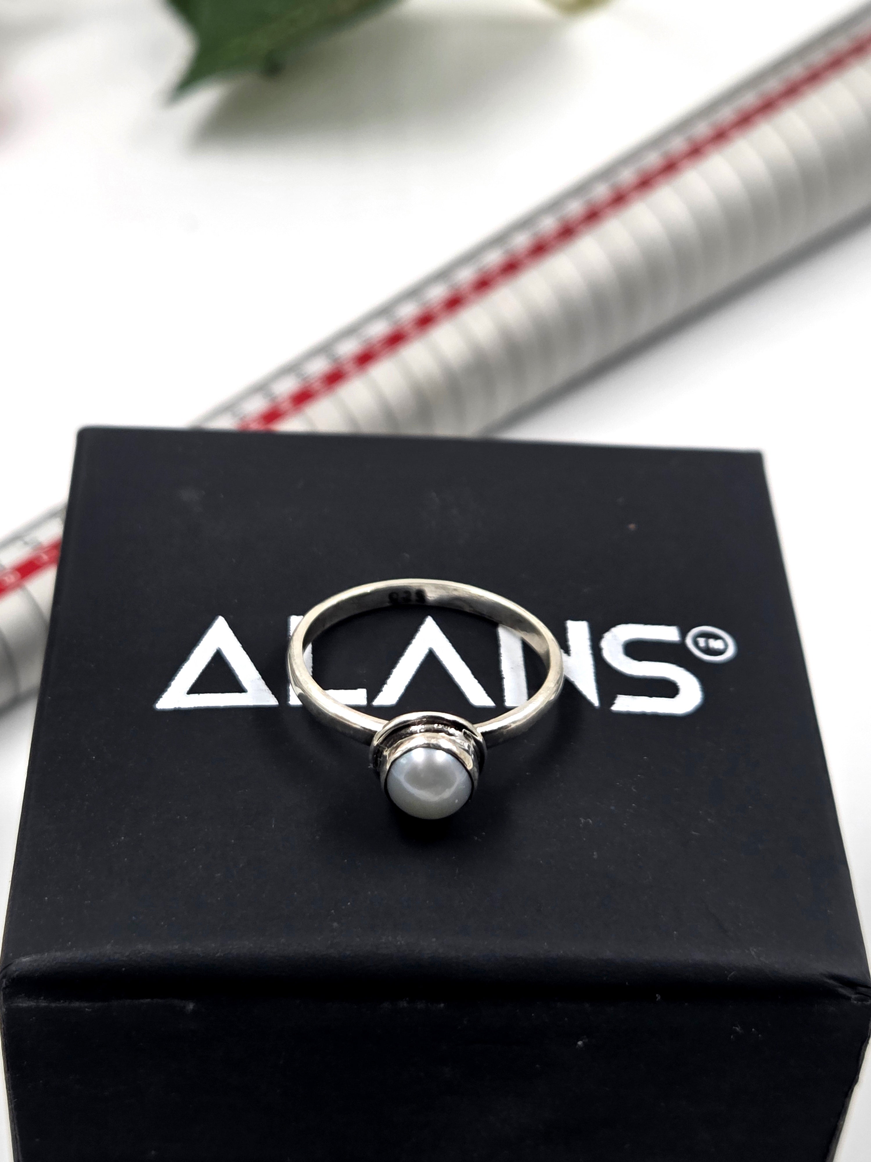 Radiant Silver Frame Freshwater Pearl Ring