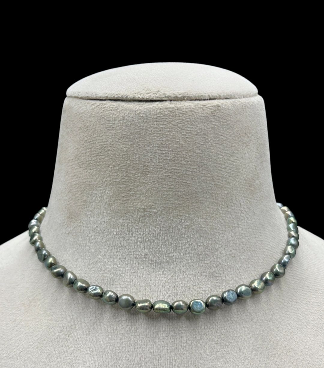 Freshwater Pearl (Dyed) Necklace wirh Sterling Silver lock