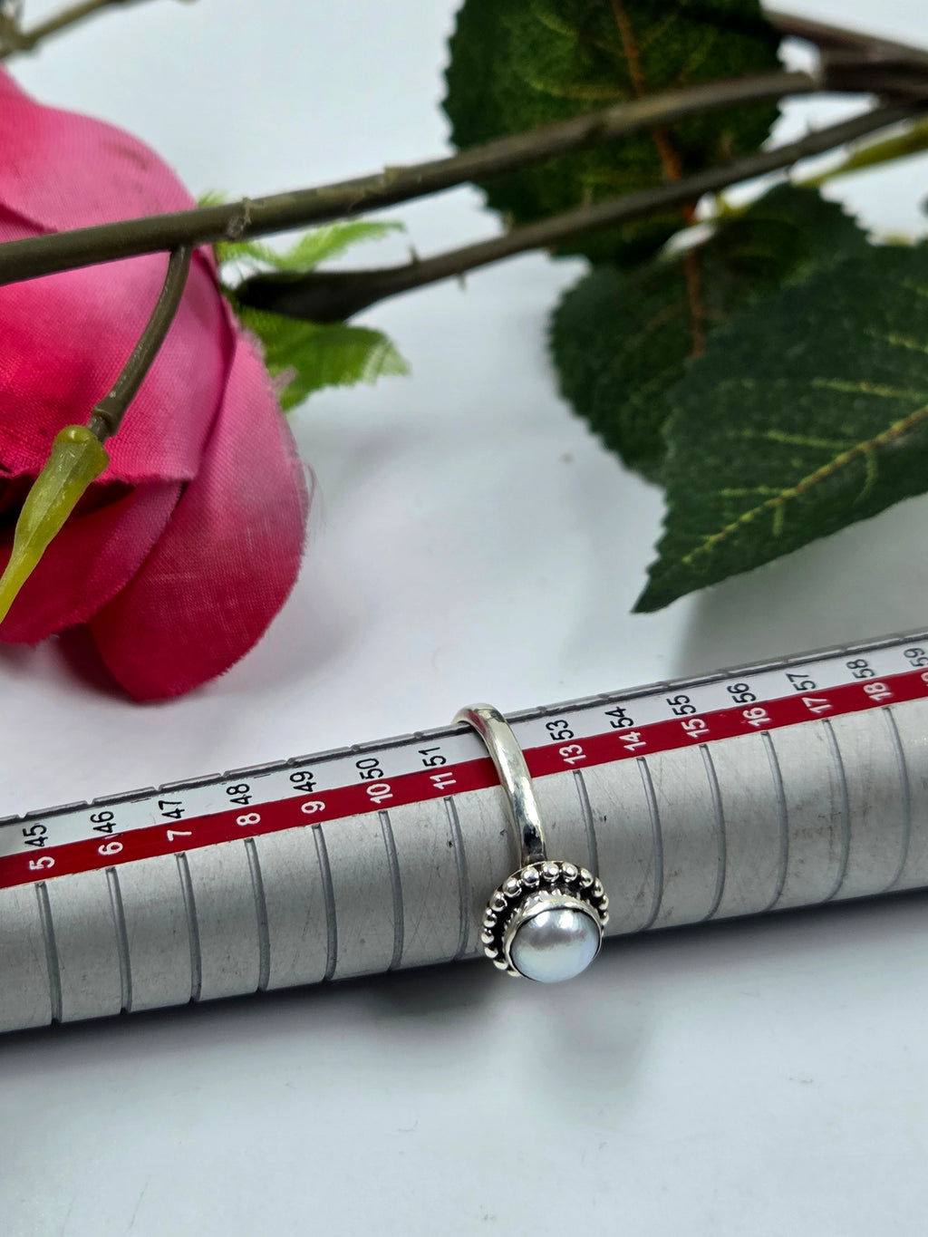 Sterling Silver Ring with Central Freshwater Pearl