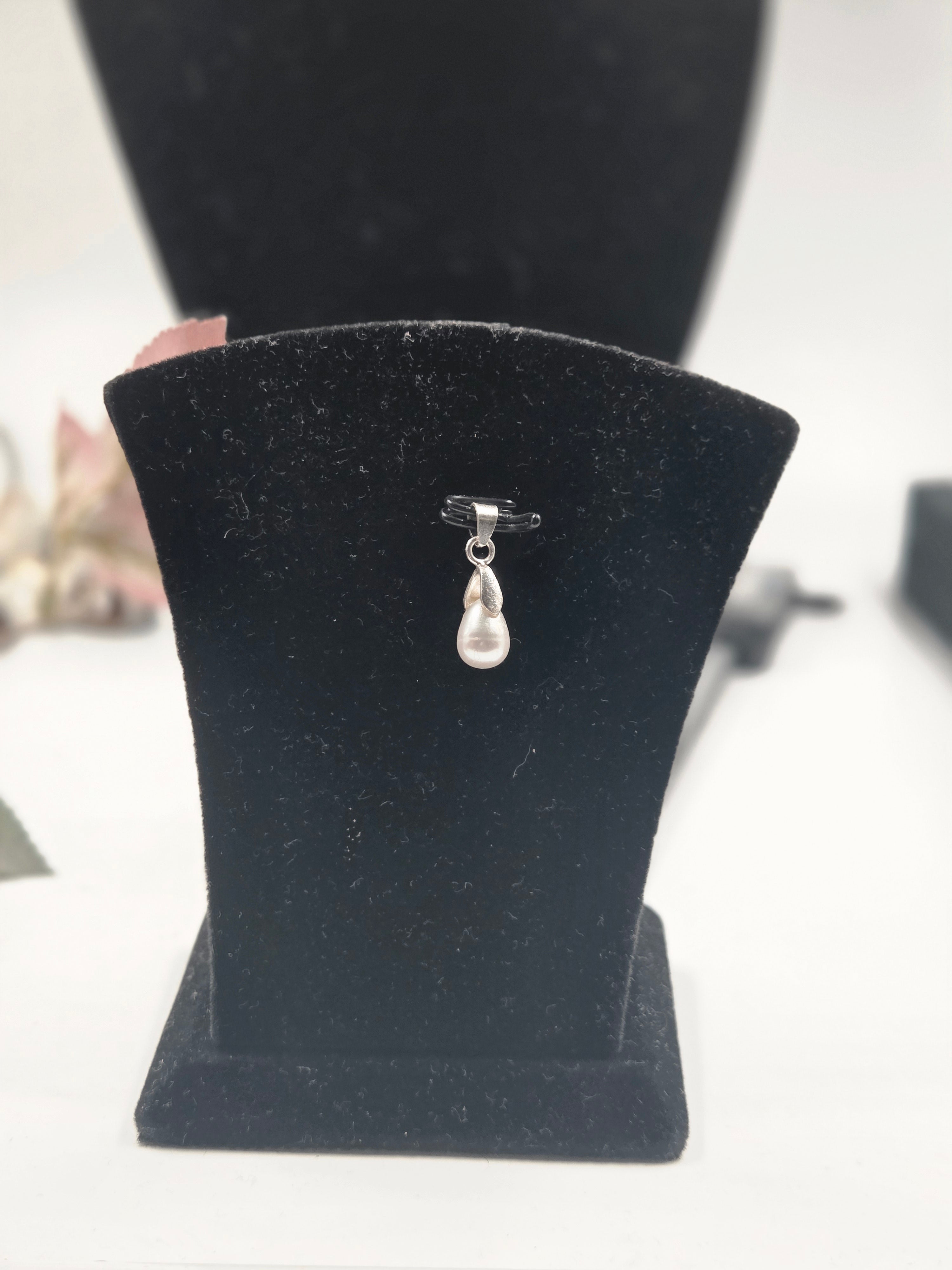 Freshwater Pearl Pendant in 925 Sterling Silver