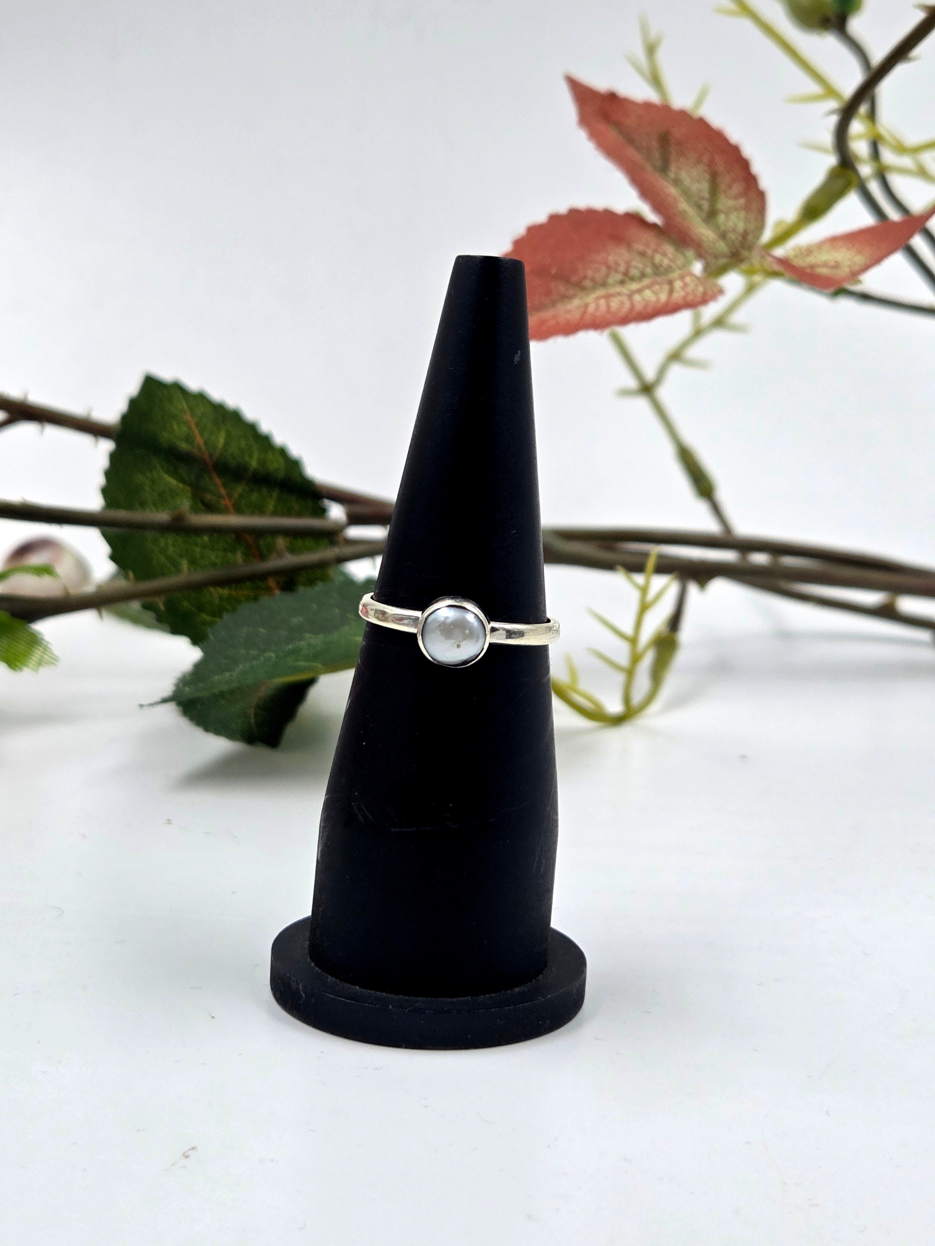 Sterling Silver Freshwater Pearl Ring – Classic Design