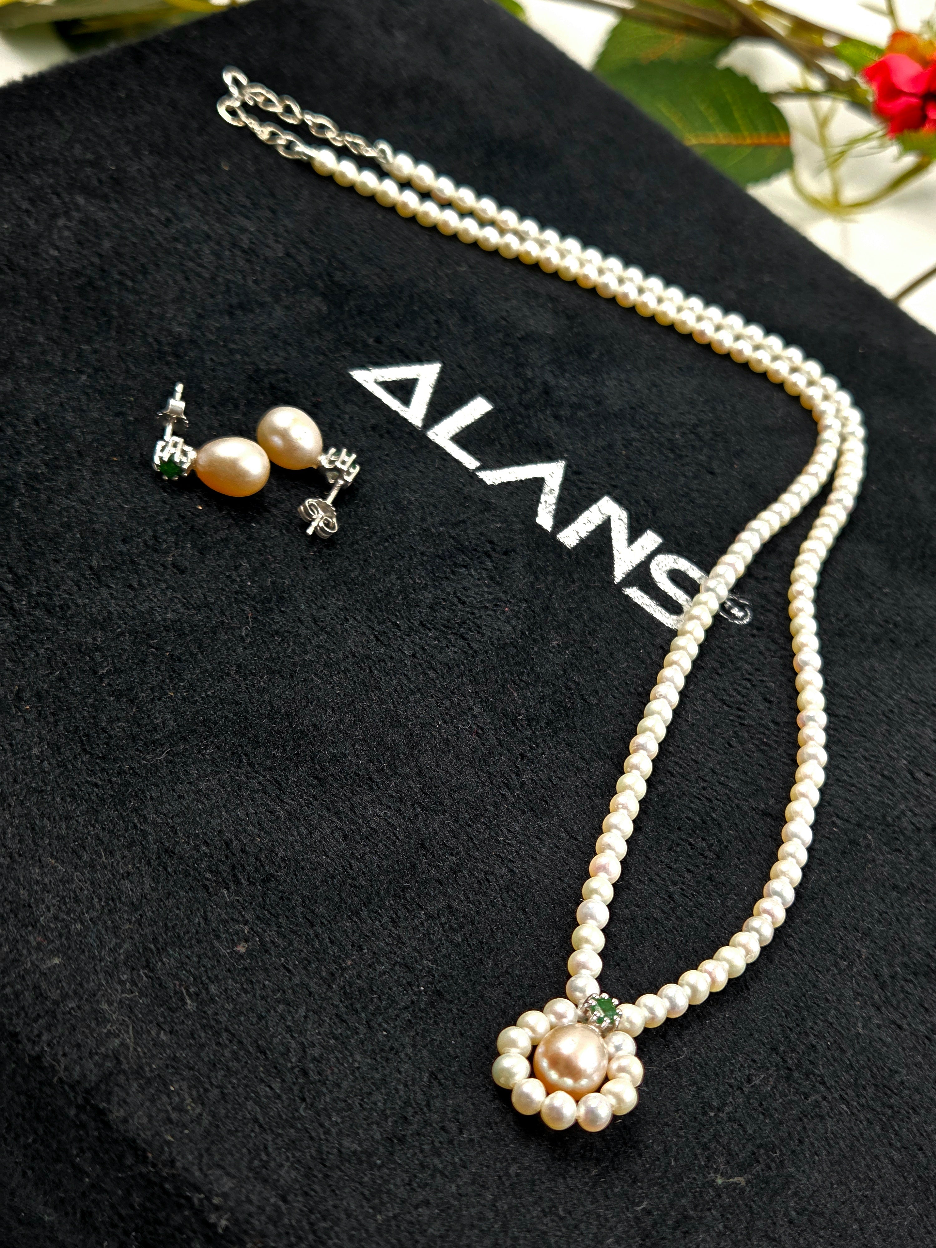 Emerald & Freshwater Pearl Set