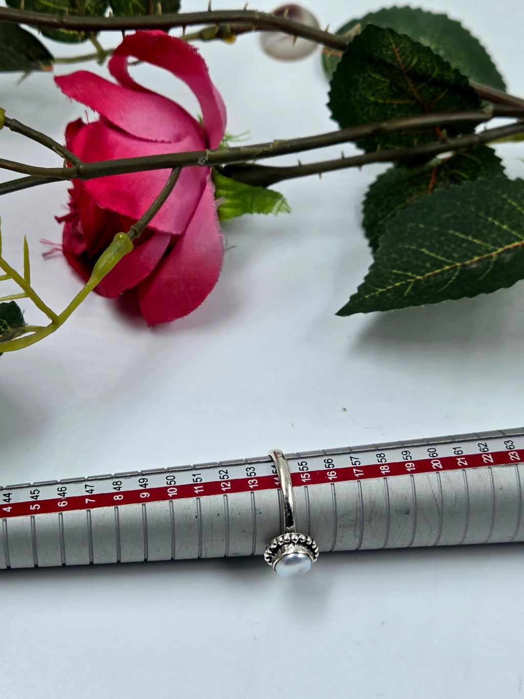 Sterling Silver Ring with Central Freshwater Pearl