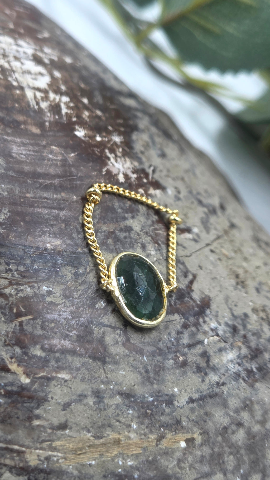 Natural Emerald Chain Ring in 92.5 Sterling Silver