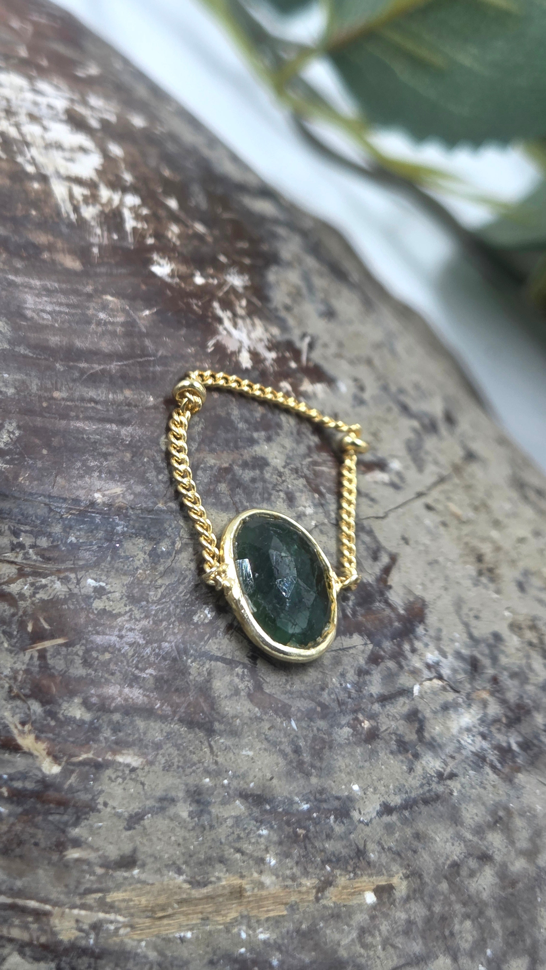 Natural Emerald Chain Ring in 92.5 Sterling Silver