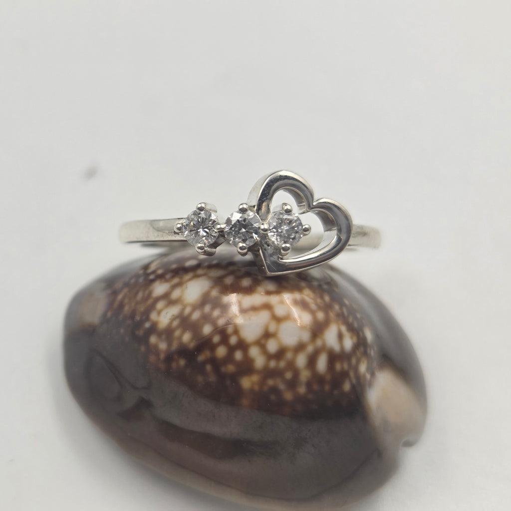 Heart of Shine Ring – Lab-Grown Diamond in Sterling Silver