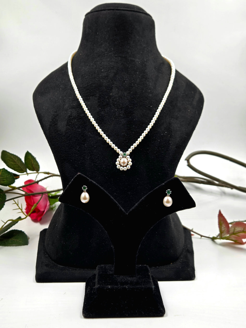 Emerald & Freshwater Pearl Set