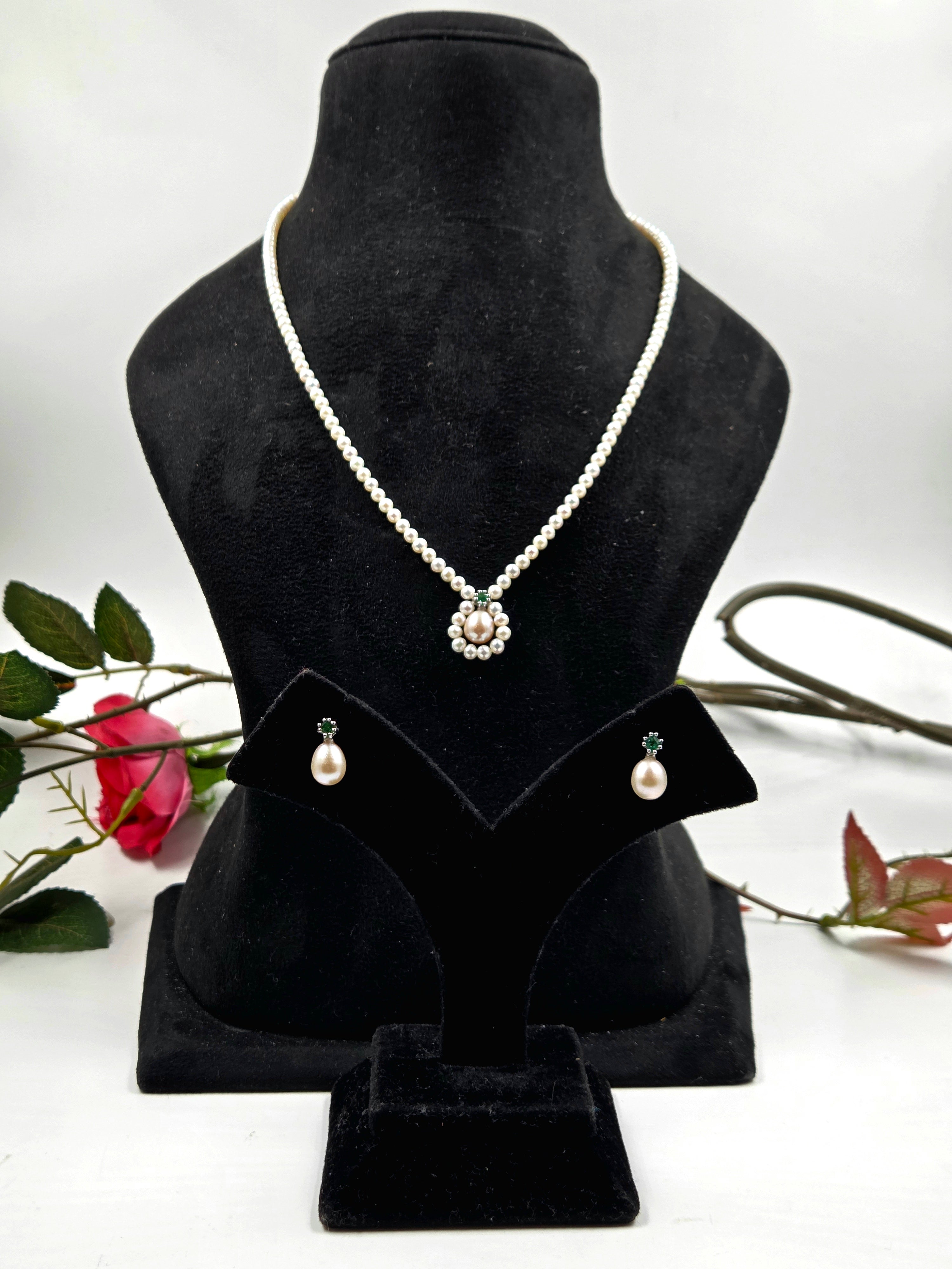 Emerald & Freshwater Pearl Set