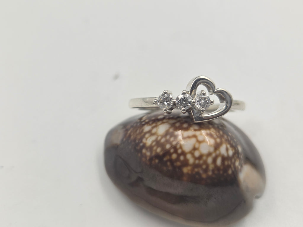 Heart of Shine Ring – Lab-Grown Diamond in Sterling Silver
