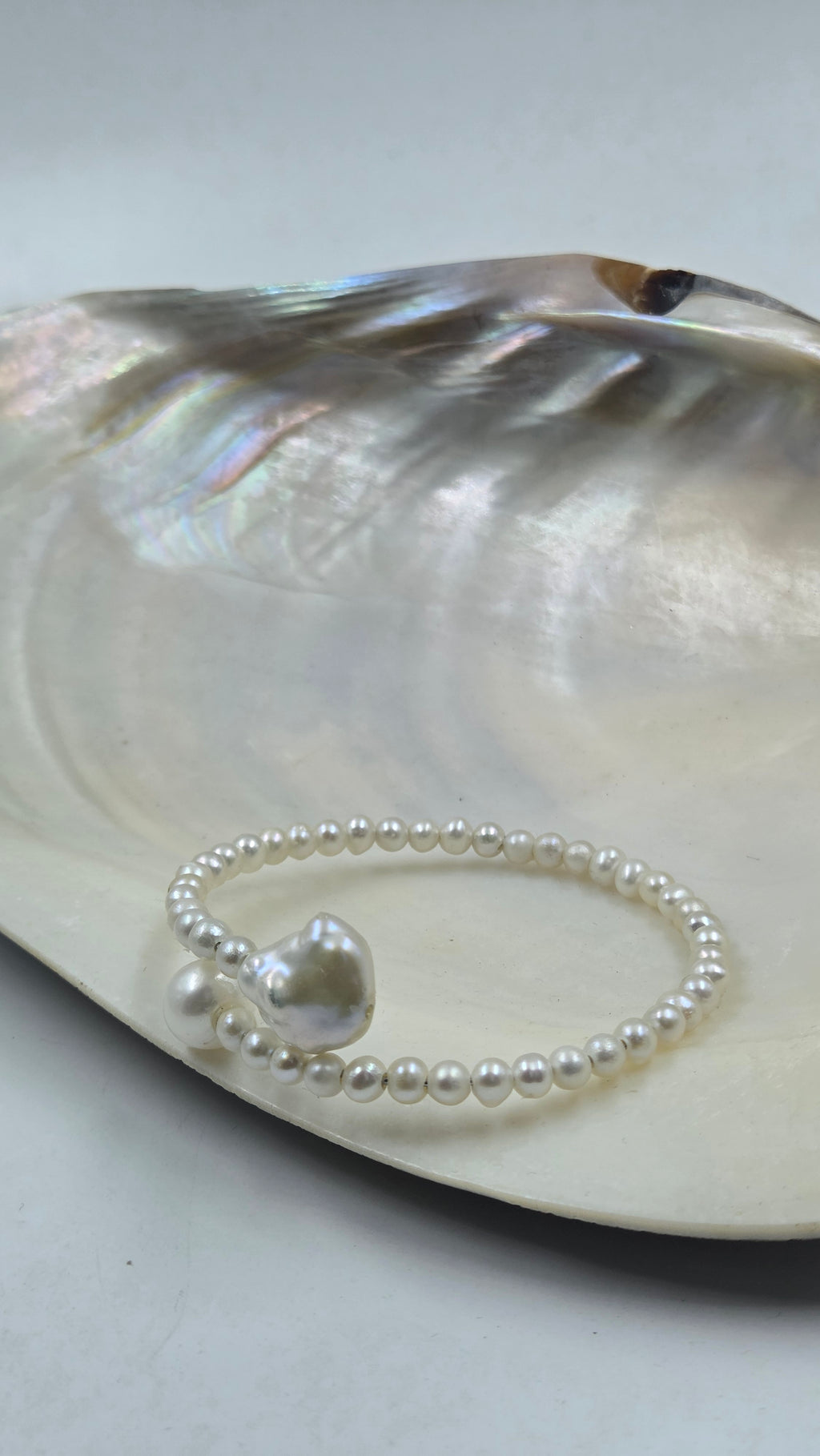 Freshwater Pearl Bracelet with Baroque Pearl